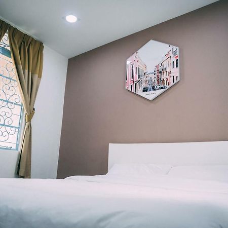 Goodnite Hogwarts Hotel George Town  Kültér fotó